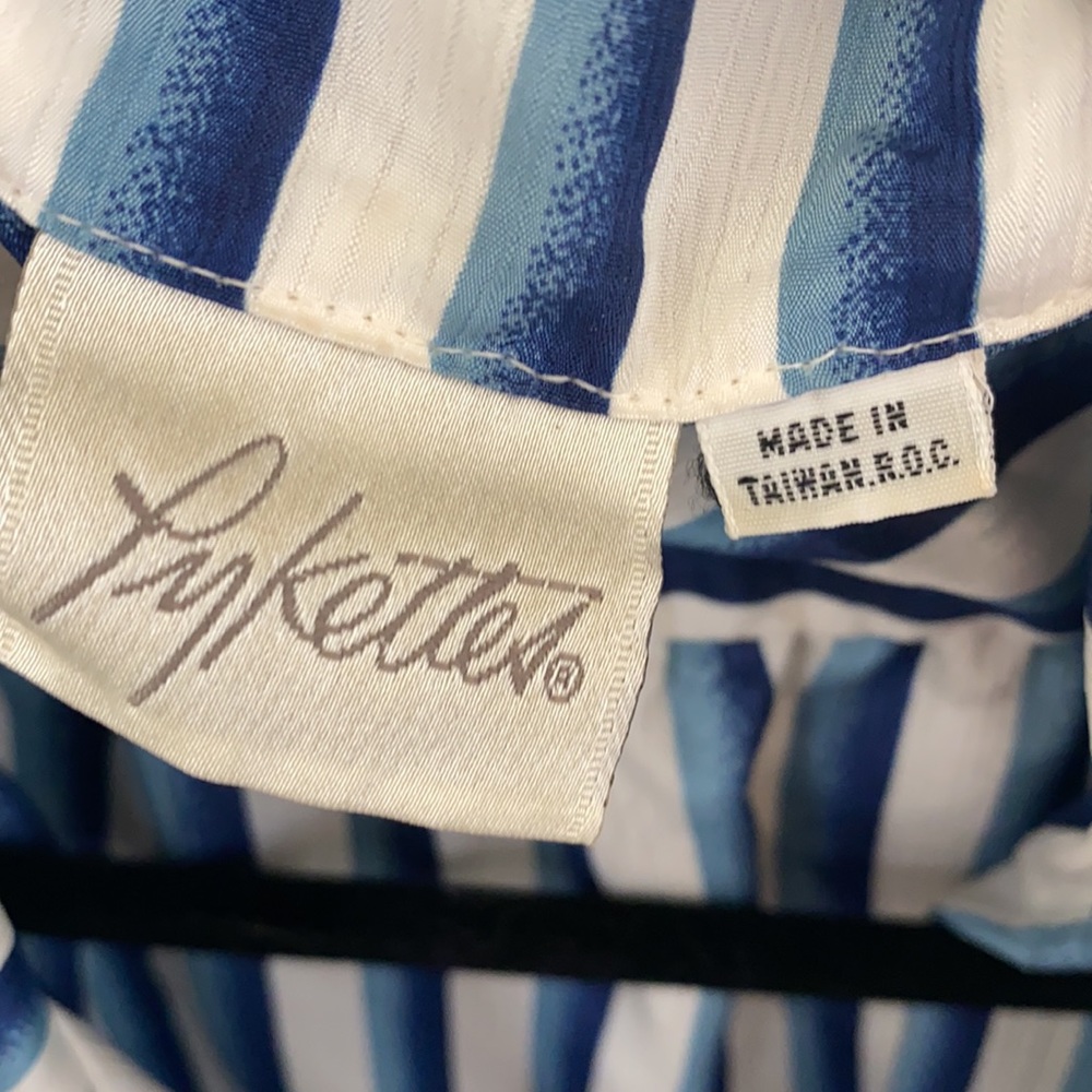 Pykettes Beautiful button down blouse - Picture 2 of 2